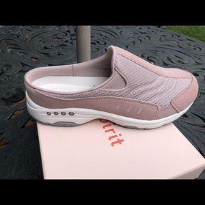 Easy Spirit Clogs Brand New! Pink 7.5M